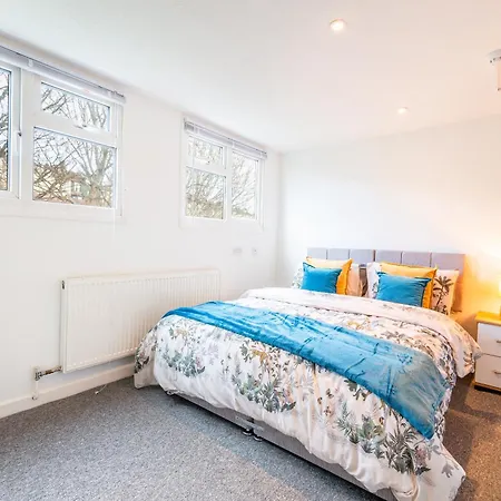 Stunning 5-bed Maisonette In Bristol