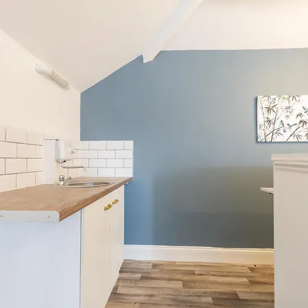 Holiday home Stunning 5-bed Maisonette In Bristol