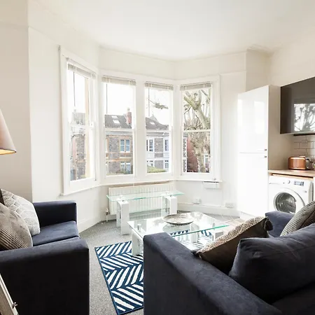 Stunning 5-bed Maisonette In * Bristol